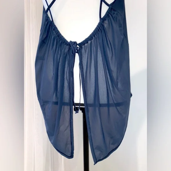 LULULEMON Athletica women’s criss cross navy top size large 10 12 - Picture 3 of 9